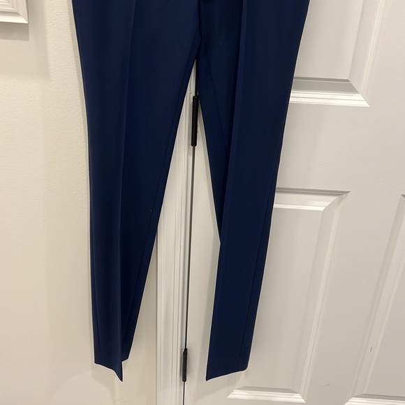 Never Worn w. Tags - Theory Pant Suit - Picture 6 of 11